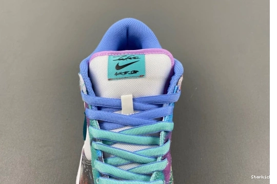 Laboratories Futura Nike Bleached Aqua SB Low Dunk 1225